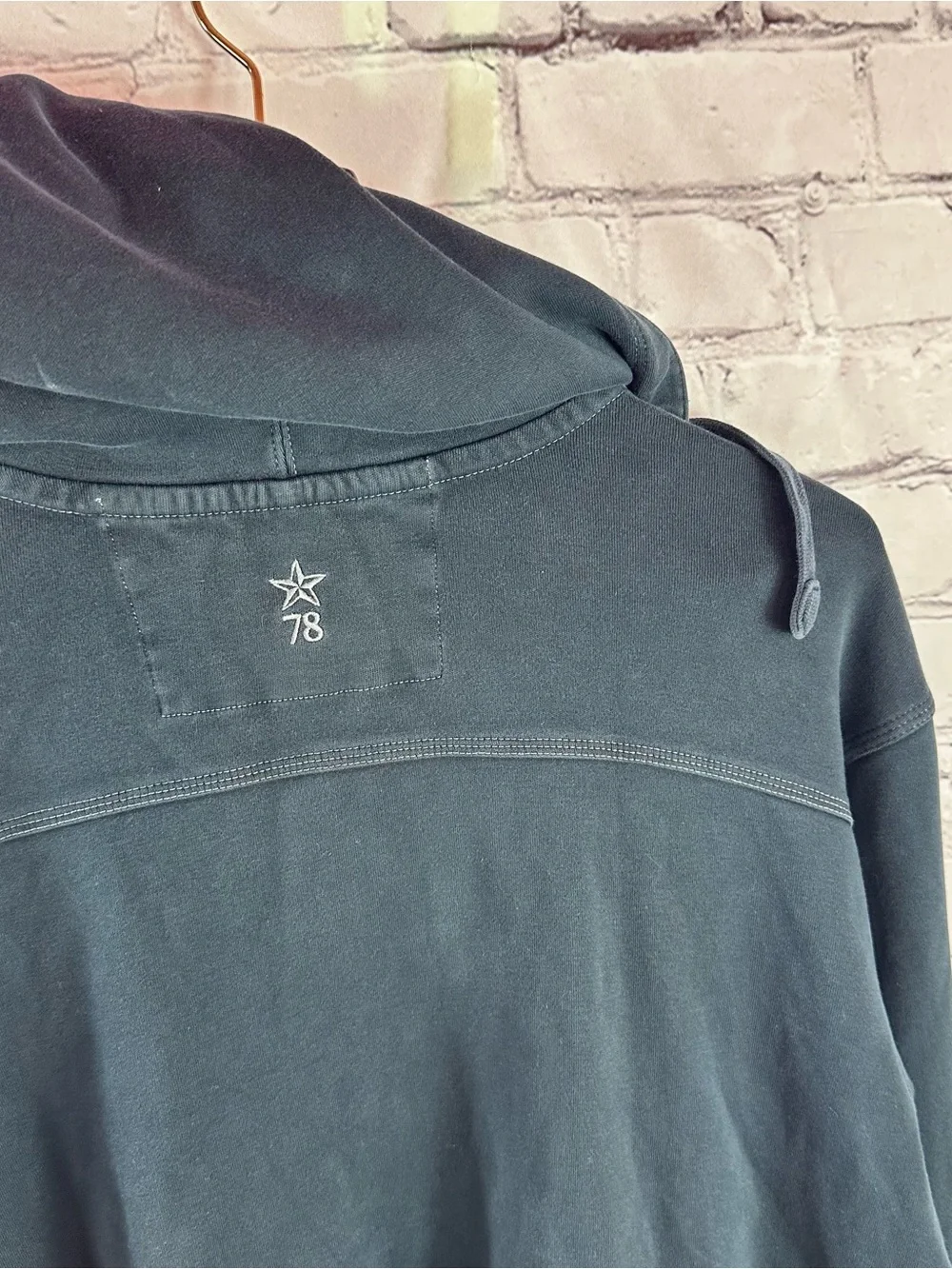 Banana Republic faded navy/charcoal Hooded Long-Sleeve 1/4 Pullover Men XL